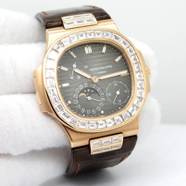 Patek Philippe Nautilus 5724R-001 Swiss ETA Automatic Watch