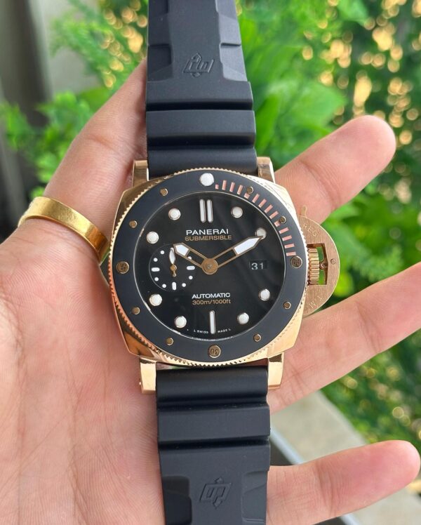 Panerai Submersible QuarantaQuattro Goldtech™ OroCarbo PAM02070 - Image 3